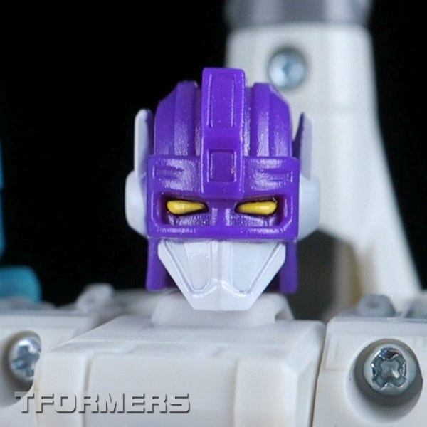 TFormers Review Power Of The Primes Dreadwind (1 of 1)